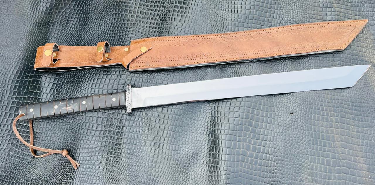 21" Hand Forged Carbon Steel Blade Hunting Tanto Sword | Yak Horn Handle