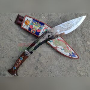 engraved-kukri-knife